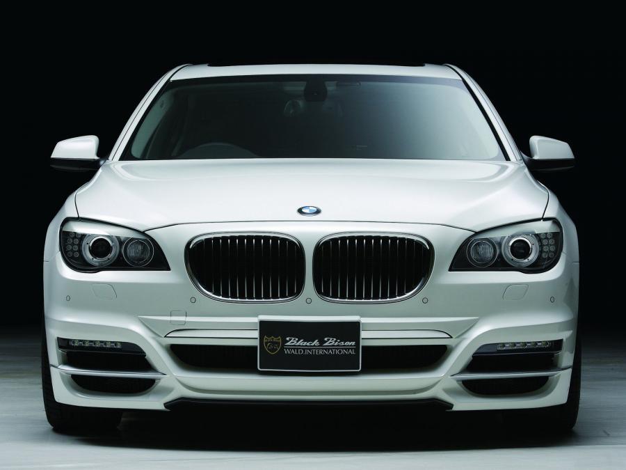  BMW 740i Black Bison Edition by Wald 2010 года  (фото 4 из 6)